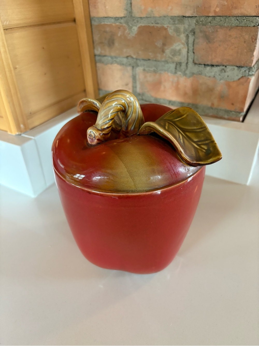 Vintage Red Apple Shape Glazed
Ceramic Cookie Jar W/Stem & Leaves
On Top